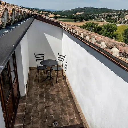 Castello Monticelli Farm stay *