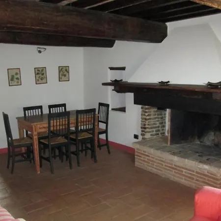 Alloggio per agriturismo Castello Monticelli