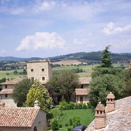 Agroturismo Castello Monticelli *